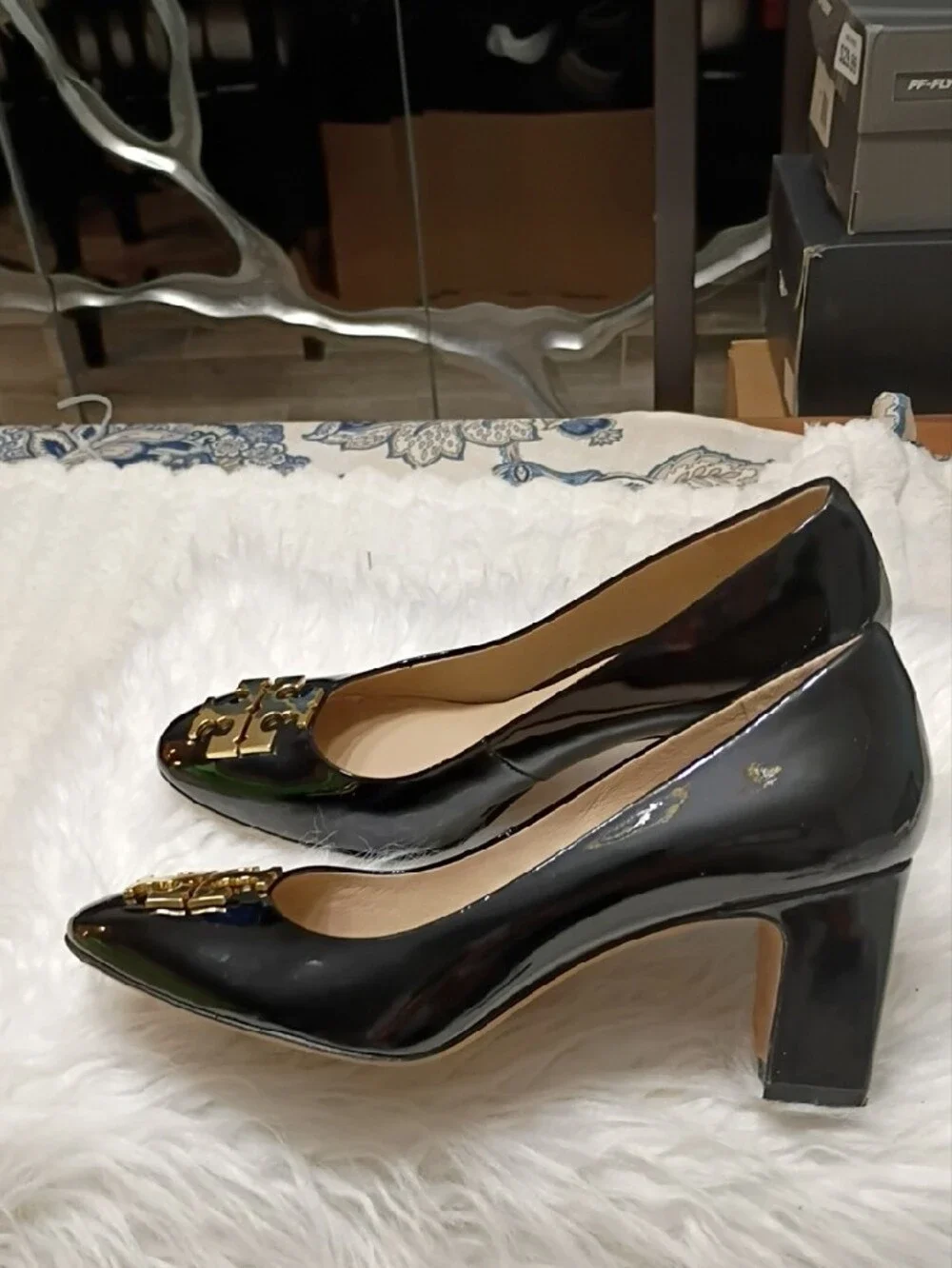 Tory Burch Black Patent Leather Block Heel Pumps with Gold Logo SZ 6M